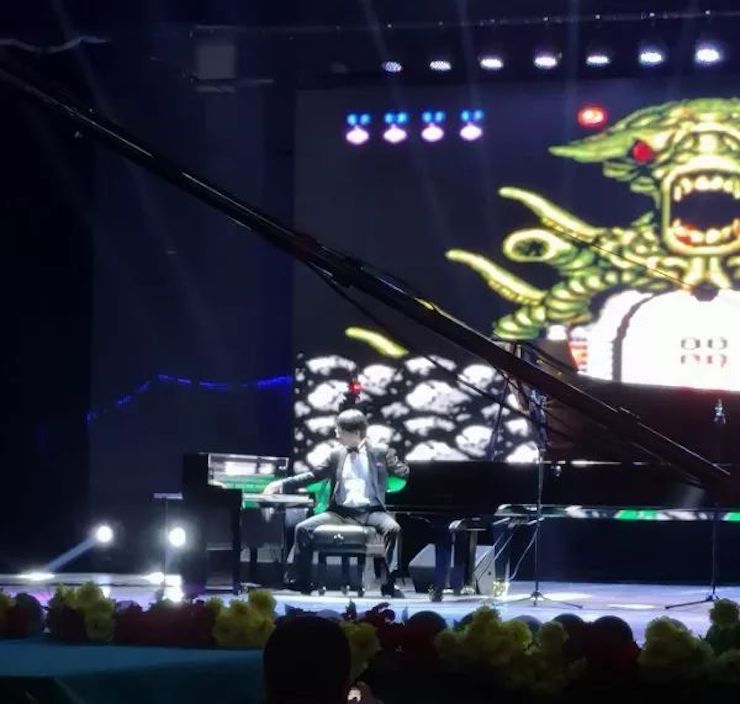 利来w66艺术家宋思衡“80后的时光机”多媒体音乐会内蒙古巡演圆满落幕