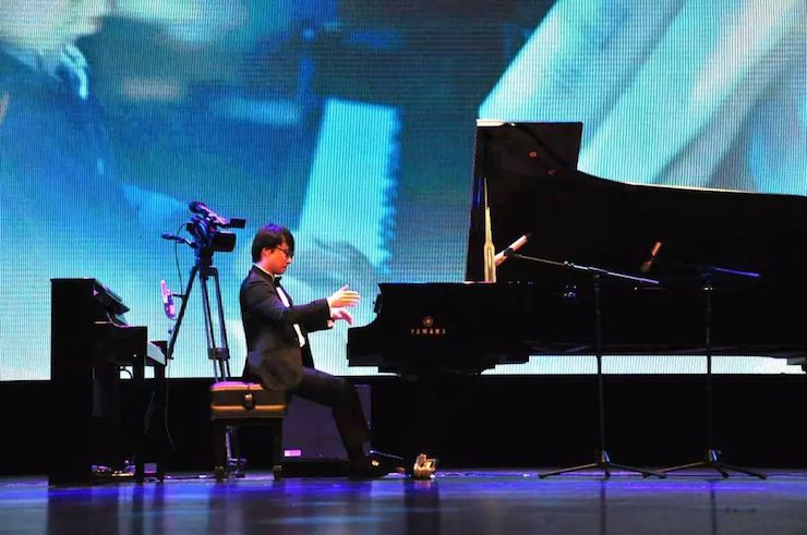 利来w66艺术家宋思衡“80后的时光机”多媒体音乐会内蒙古巡演圆满落幕