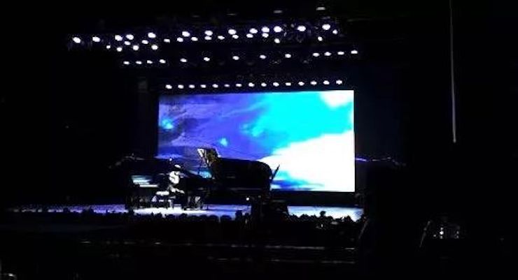 利来w66艺术家宋思衡“80后的时光机”多媒体音乐会内蒙古巡演圆满落幕