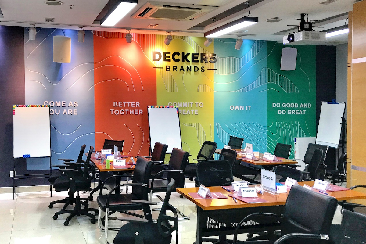 案例|利来w66ADECIA会议解决方案协助跨国公司Deckers实现多种会议场景